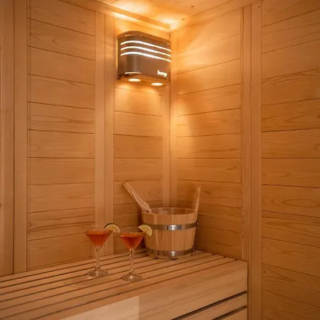 Indigo With Private Pool-gym-sauna-bbq By Hospi