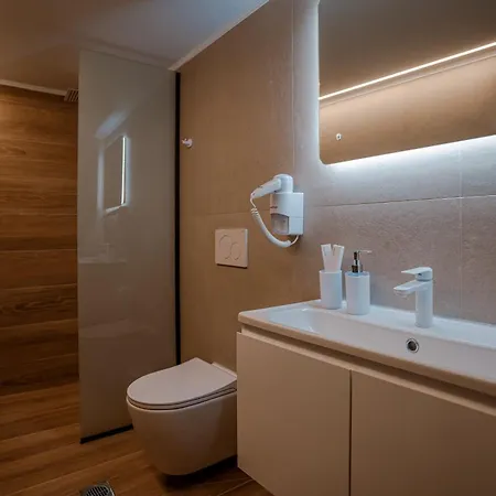 Apartment Indigo With Private Pool-gym-sauna-bbq By Hospi